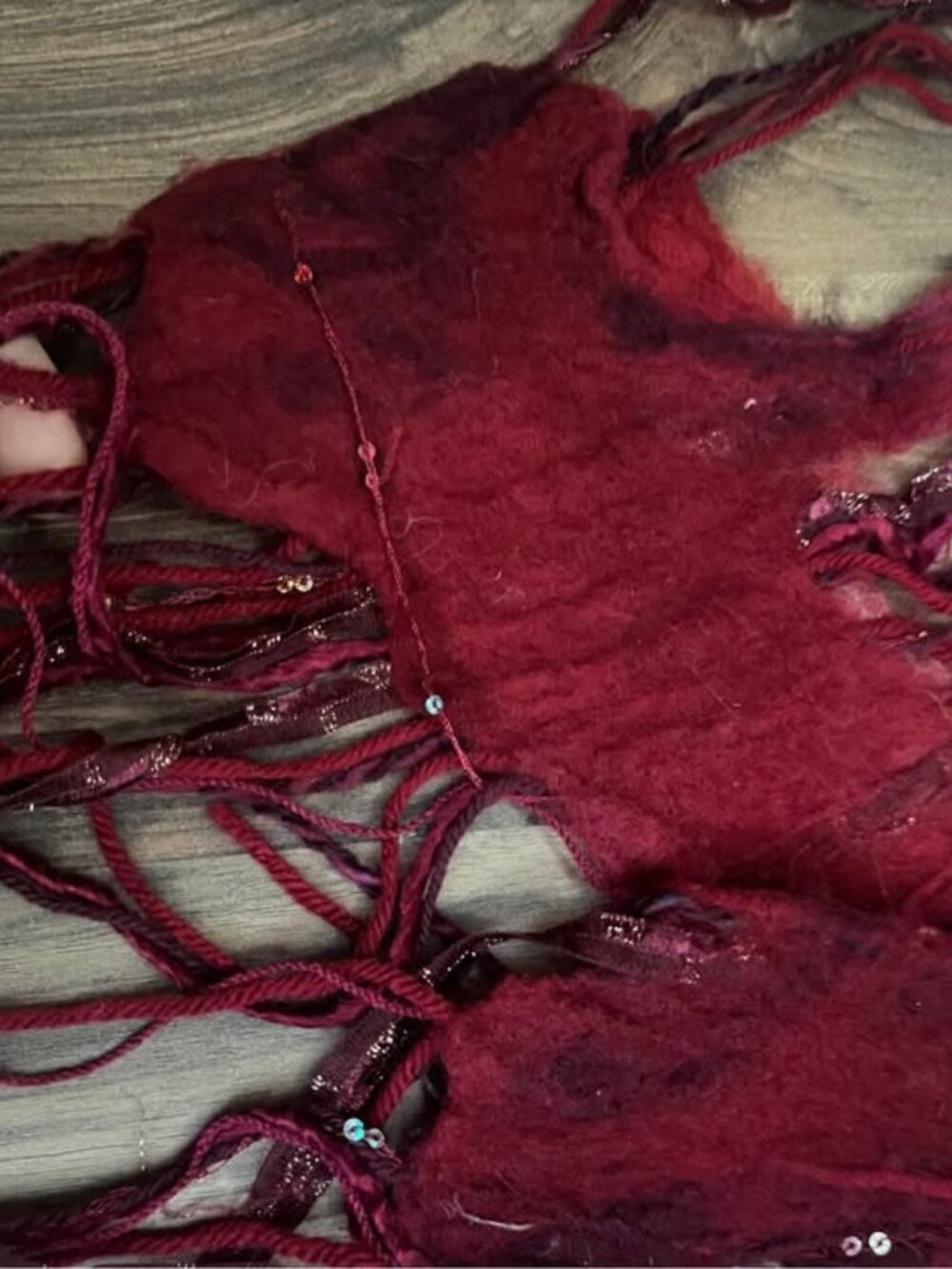 Deep red felted wool handmade scarf - Picture 2 of 4